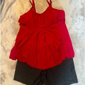 Womens 2 piece boy short and tunic set. New